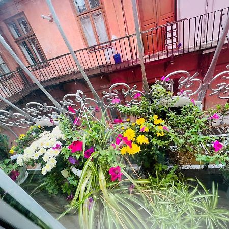 Apartment In The City Center Mini Ivano-Frankivsk Eksteriør bilde